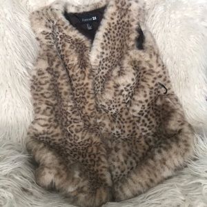 Cheetah print vest!!!😍